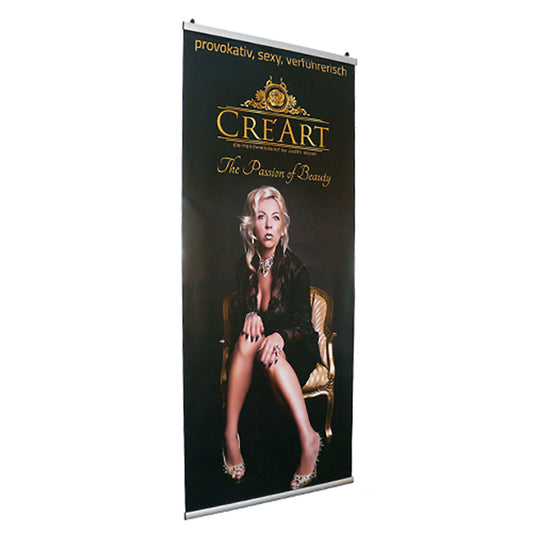 Deckenhänger mit Werbung für "Cre Art"