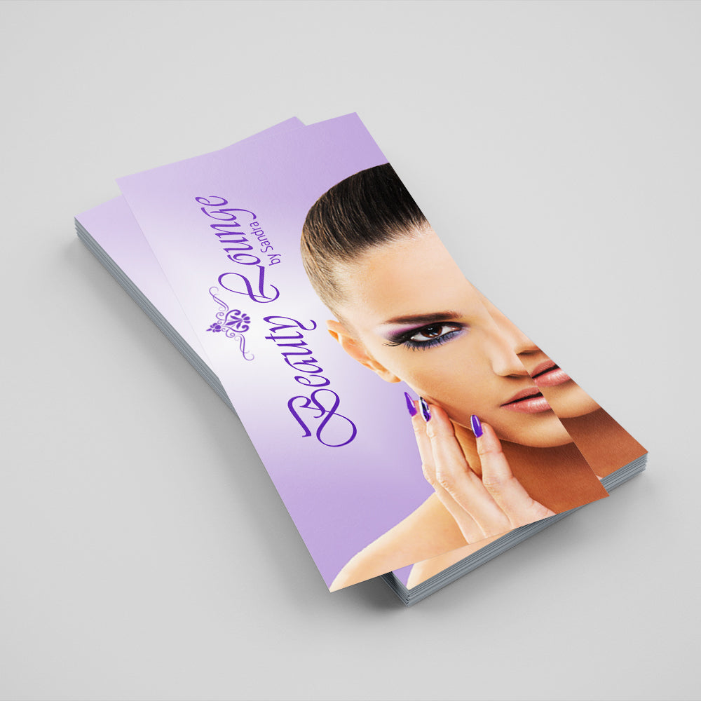 Ein Stoß von Flyern von "Beauty Lounge"