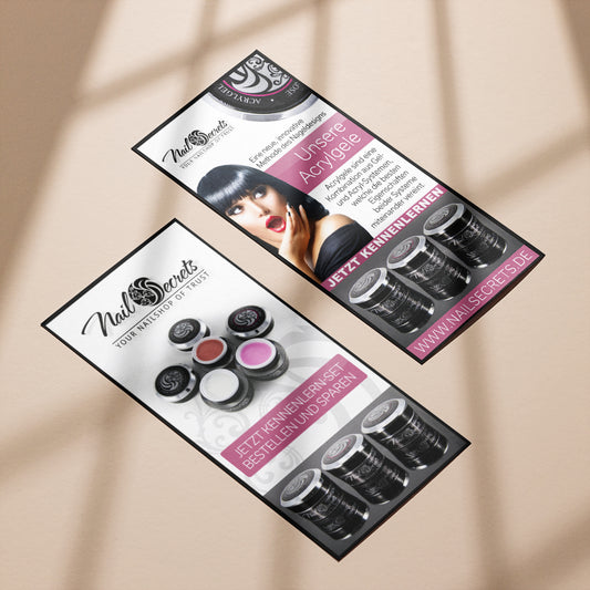 Zwei Flyer von "Nail Secrets"