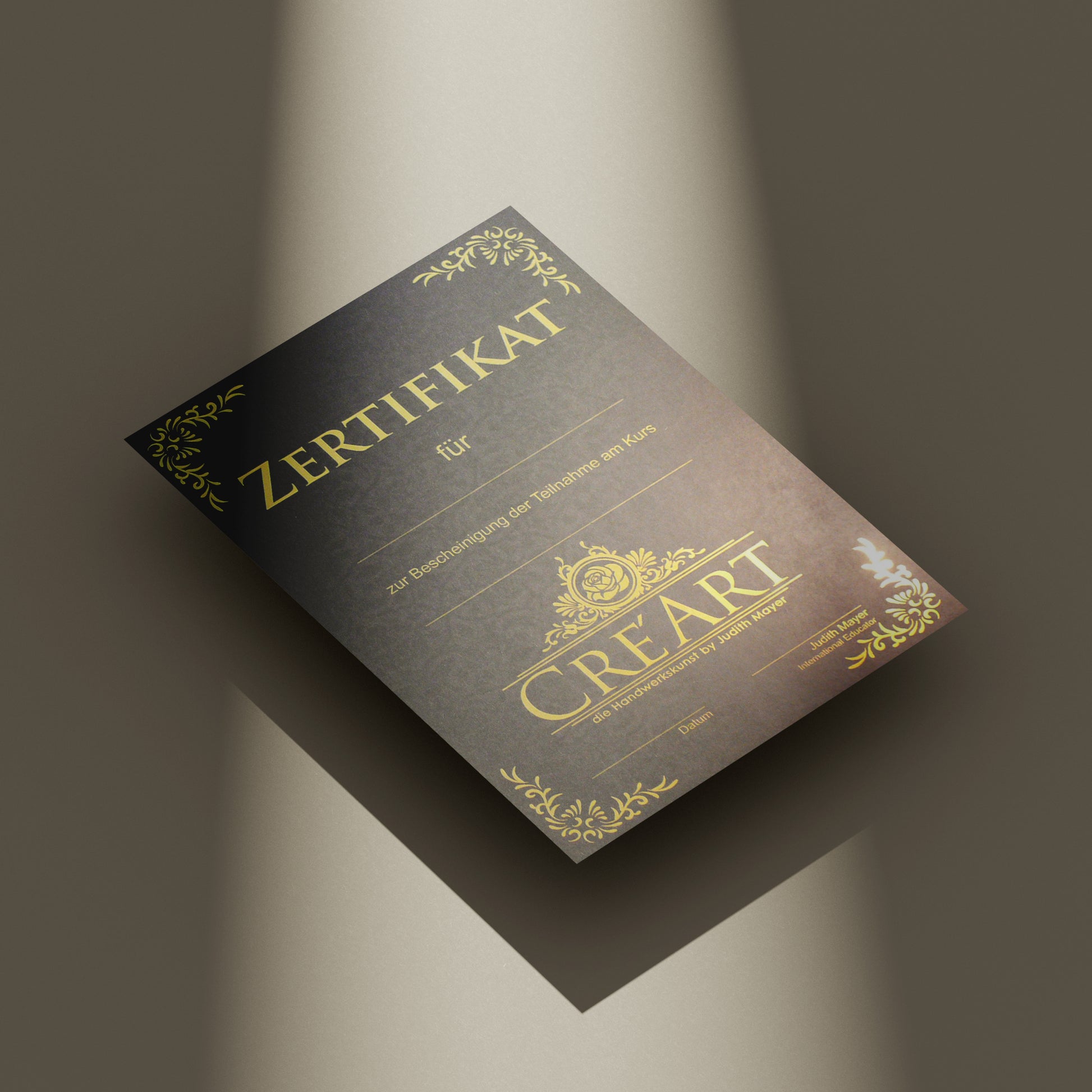 Ansicht eines Zertifikats von Creart in stimmungsvoller Ambiente