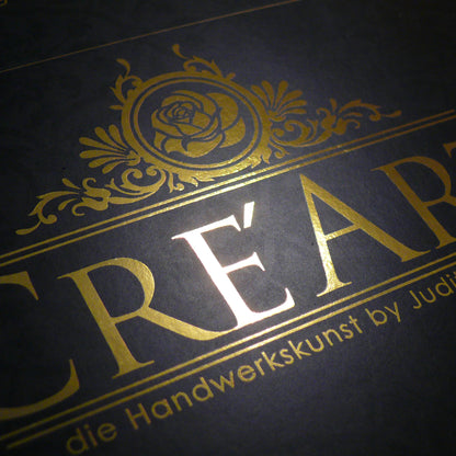 Detailansicht der Goldfolierung eines Zertifikats von Cre Art